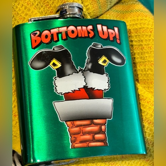 Santa’s Flask - Picture 3 of 5